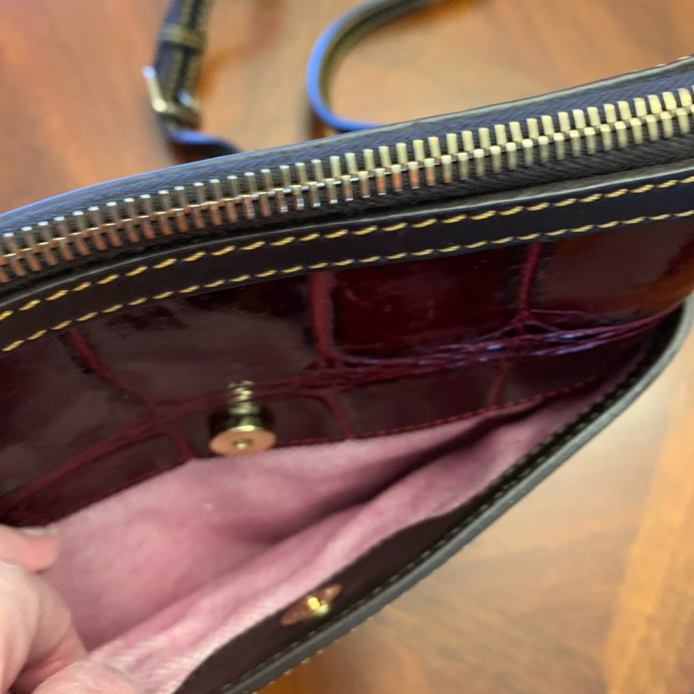 Dooney & Bourke Burgundy and Black Leather Croc Embossed Bag with storage bag. - Picture 5 of 13